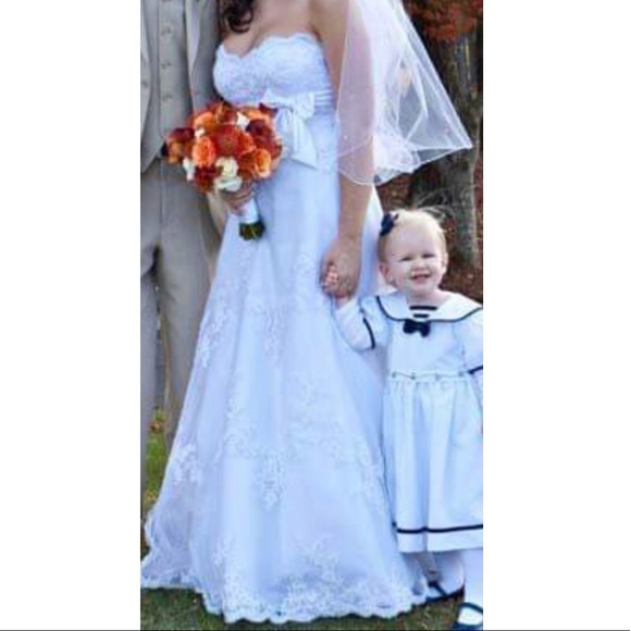 JASMINE COLLECTION // Wedding Dress - Picture 2 of 4